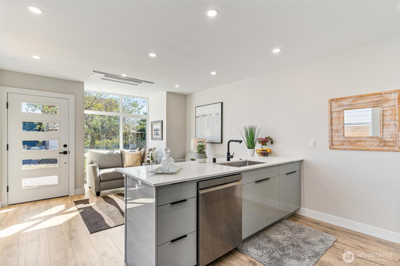 1616 S Juneau Street , Seattle, WA 98108