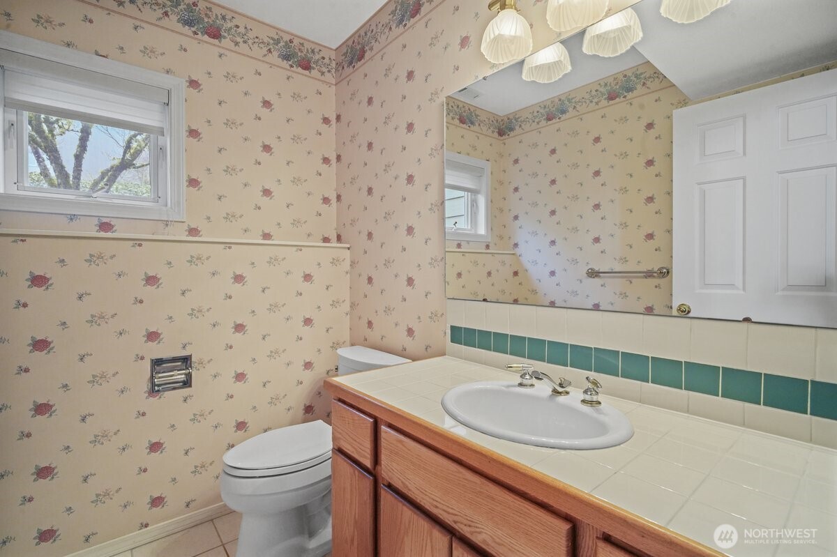 126 Cormorant Drive , Steilacoom, WA 98388