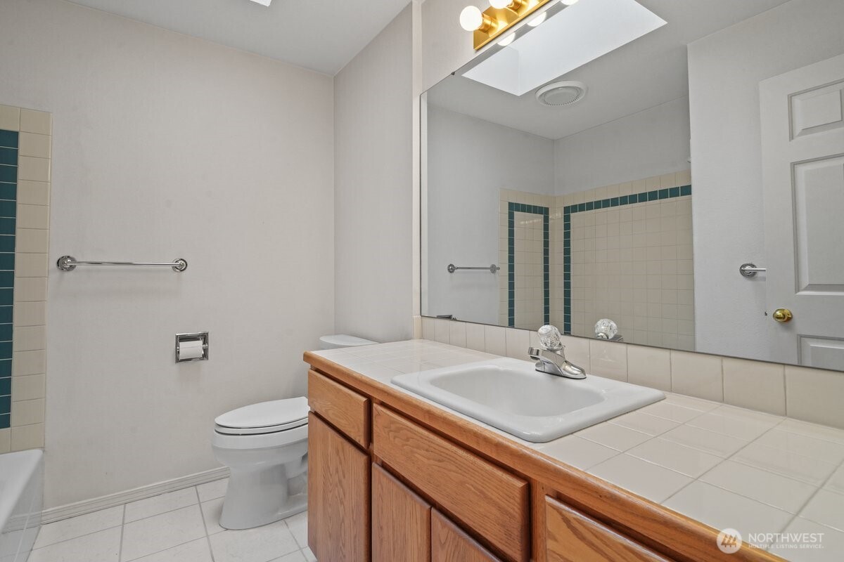 126 Cormorant Drive , Steilacoom, WA 98388