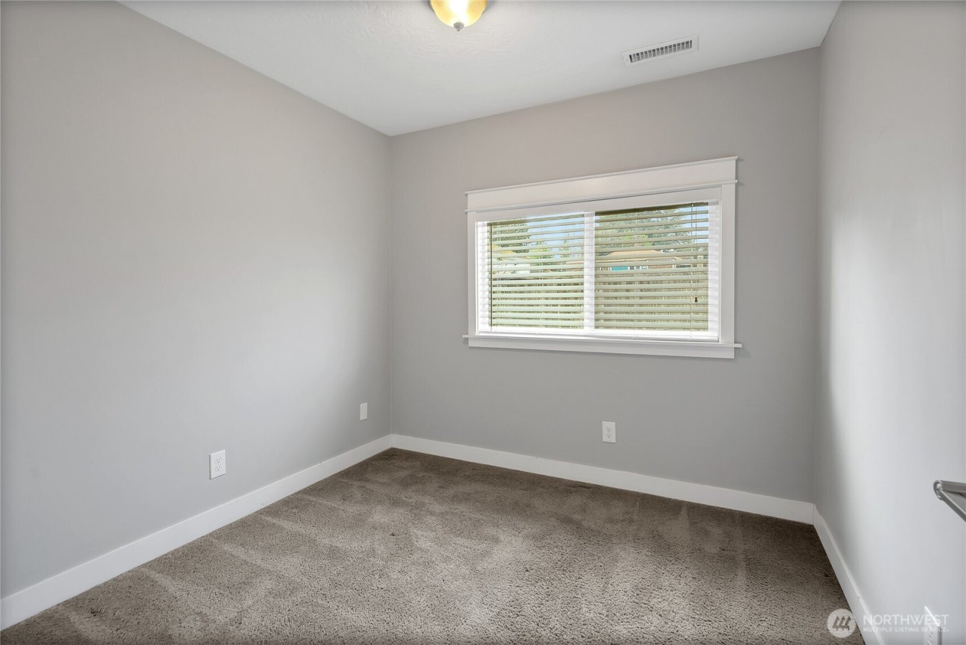 711 Le Lou Wa Place NE, Tacoma, WA 98422