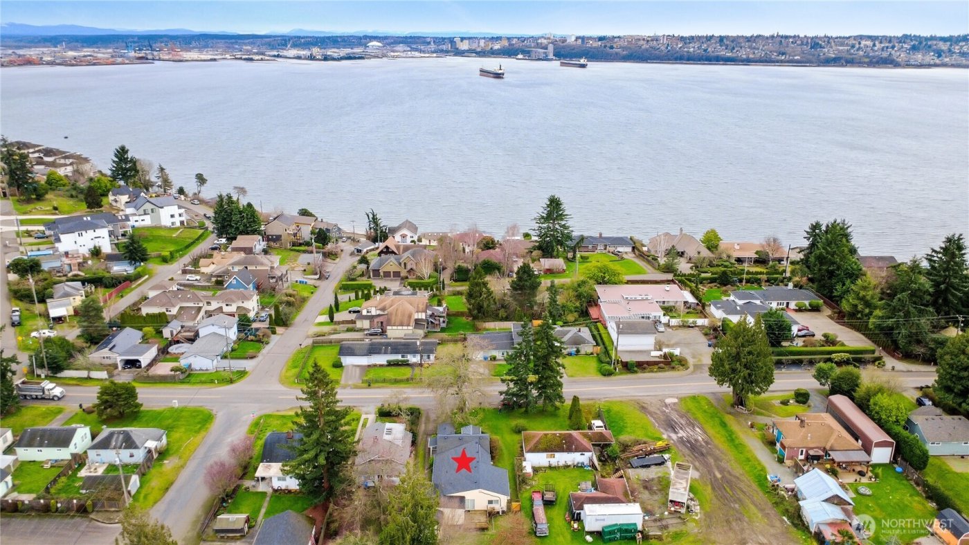 711 Le Lou Wa Place NE, Tacoma, WA 98422