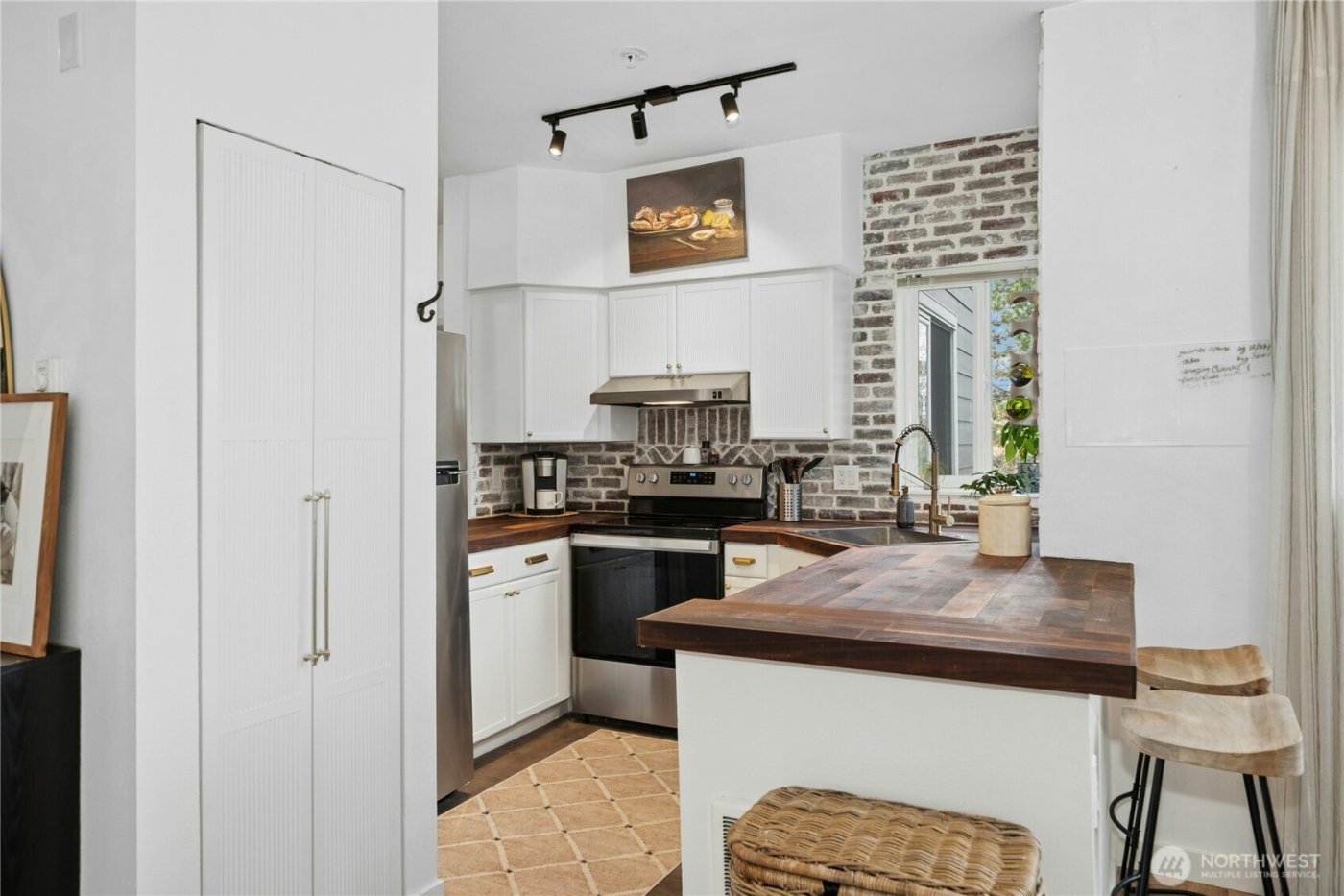 12012 NE 204th Place #C203, Bothell, WA 98011