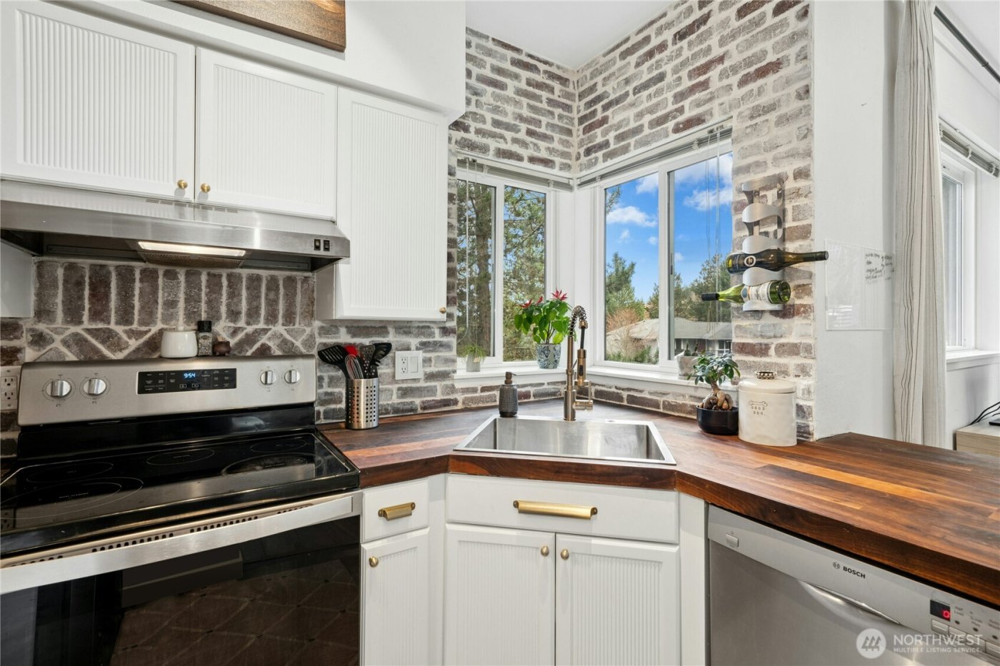 12012 NE 204th Place #C203, Bothell, WA 98011