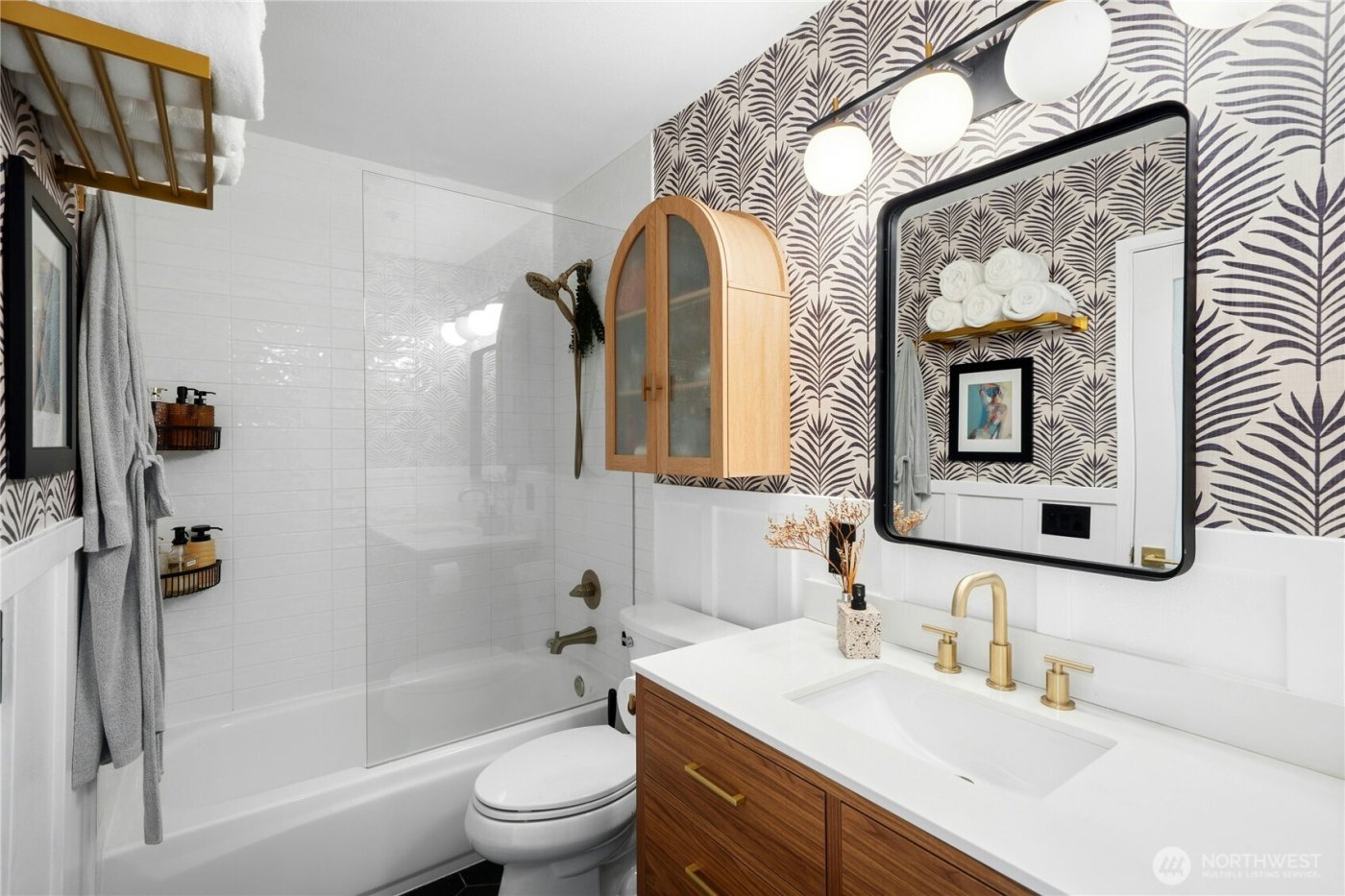 12012 NE 204th Place #C203, Bothell, WA 98011