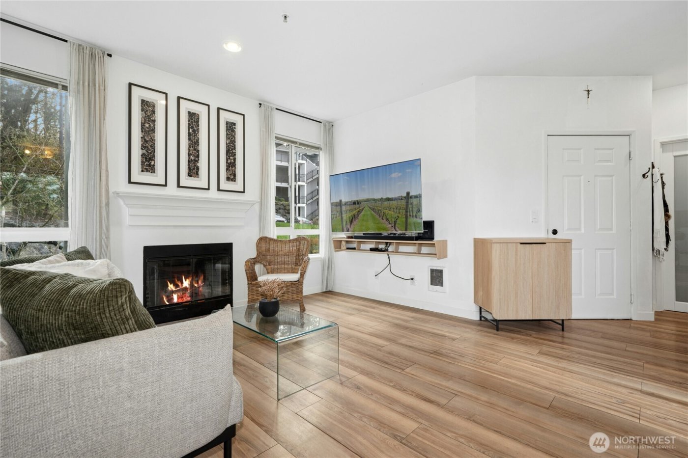 12012 NE 204th Place #C203, Bothell, WA 98011