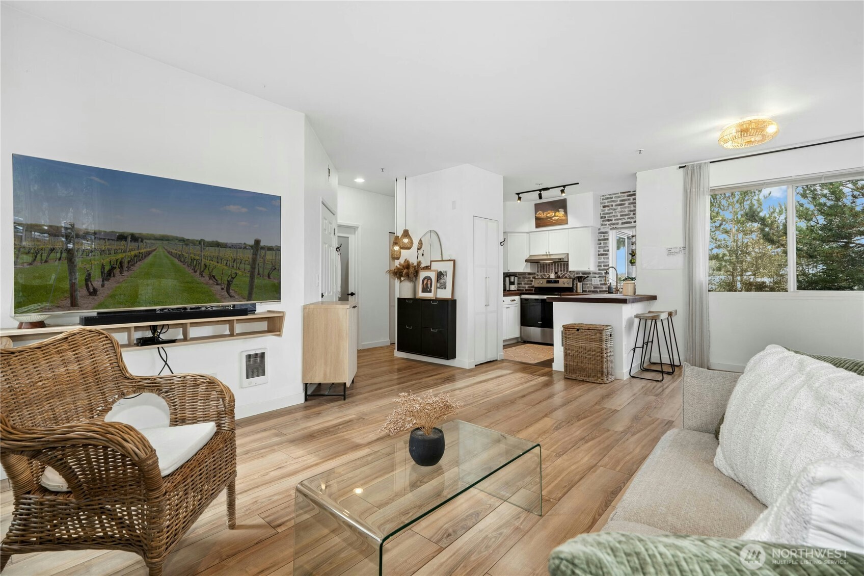 12012 NE 204th Place #C203, Bothell, WA 98011