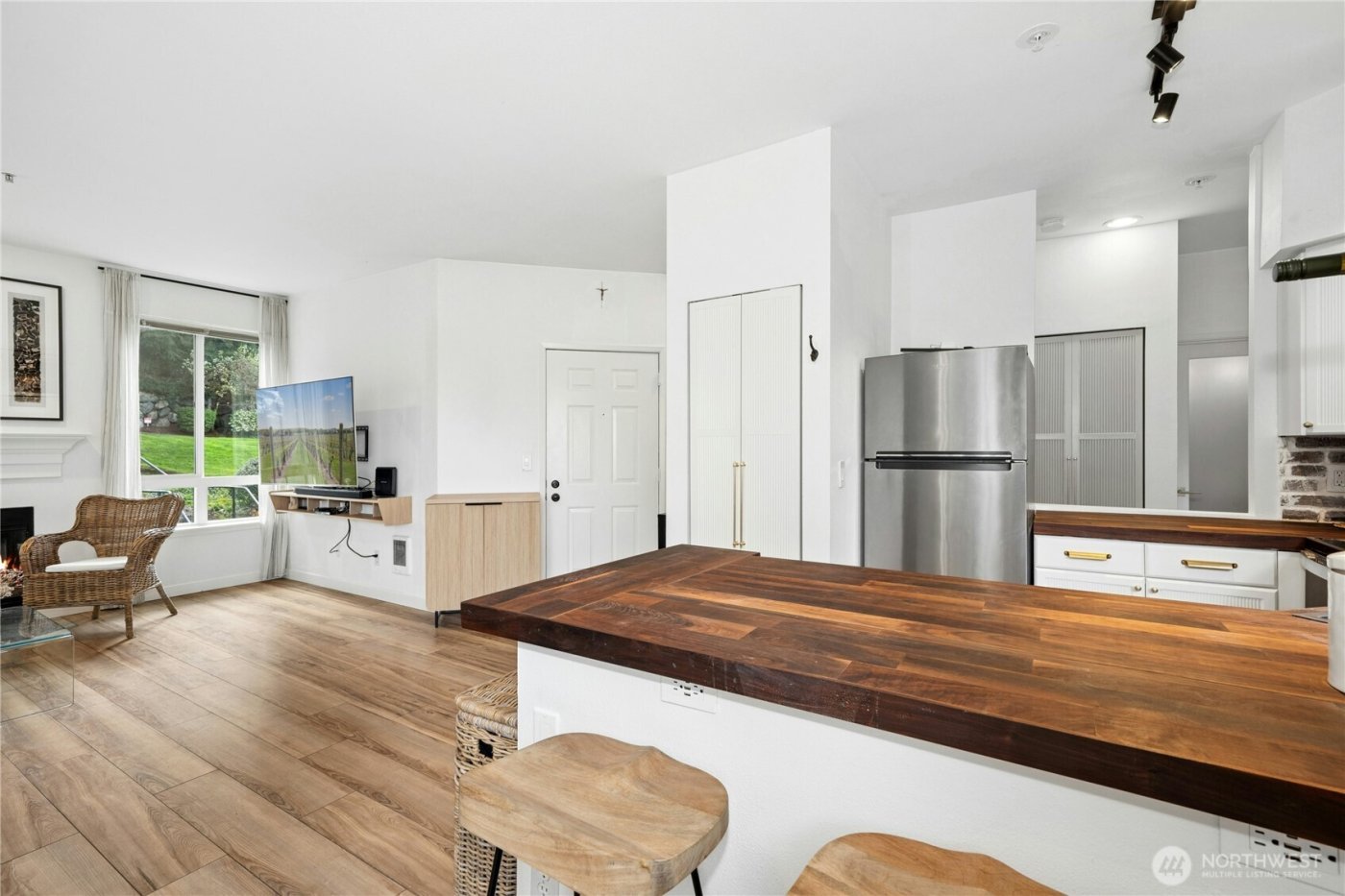 12012 NE 204th Place #C203, Bothell, WA 98011