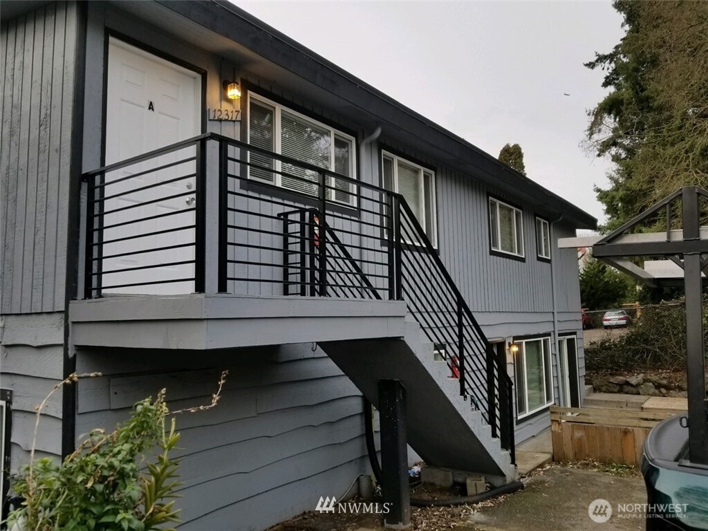 12317 35th Avenue NE, Seattle, WA 98125