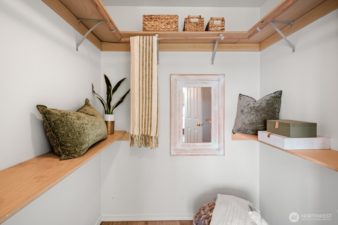 1354 32nd Avenue S, Seattle, WA 98144