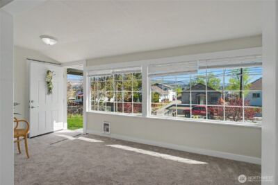 726 Methow Street , Wenatchee, WA 98801 - Photo 3