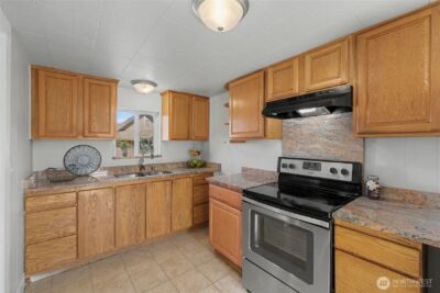 726 Methow Street , Wenatchee, WA 98801 - Photo 17
