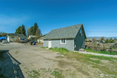 726 Methow Street , Wenatchee, WA 98801 - Photo 2
