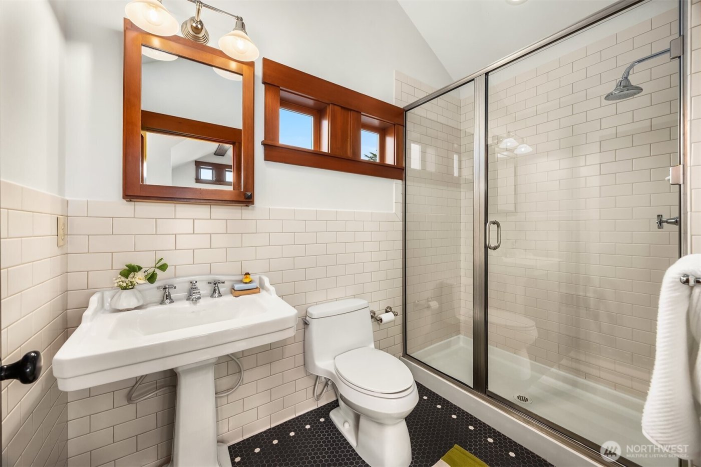 1632 35th Avenue , Seattle, WA 98122