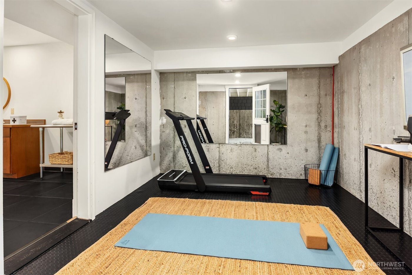 1632 35th Avenue , Seattle, WA 98122