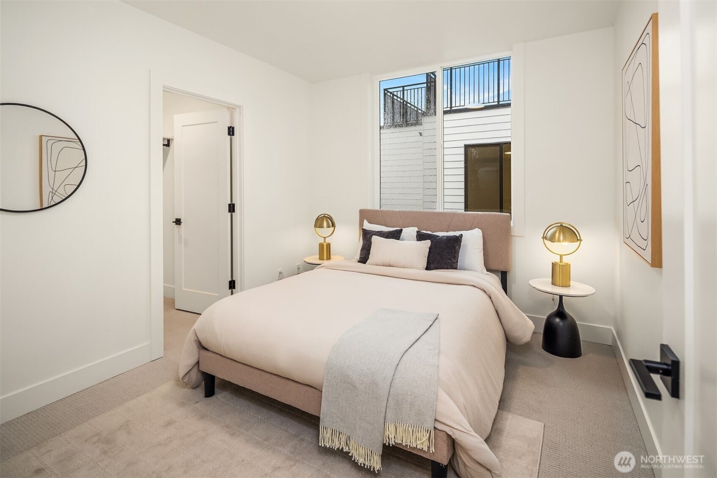 4406 1st Avenue NE, Seattle, WA 98105