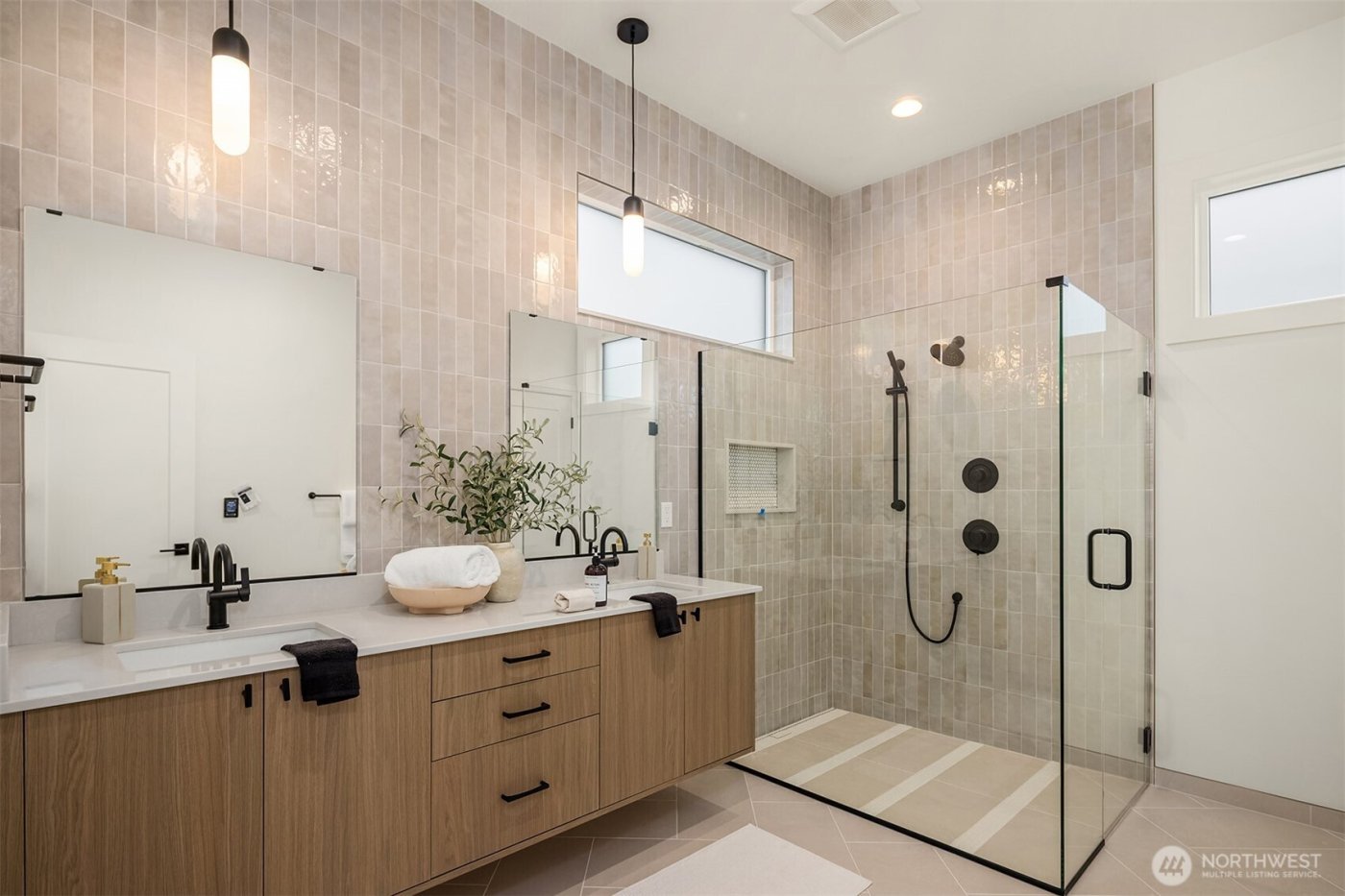 4406 1st Avenue NE, Seattle, WA 98105