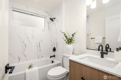 4406 1st Avenue NE, Seattle, WA 98105 - Photo 3