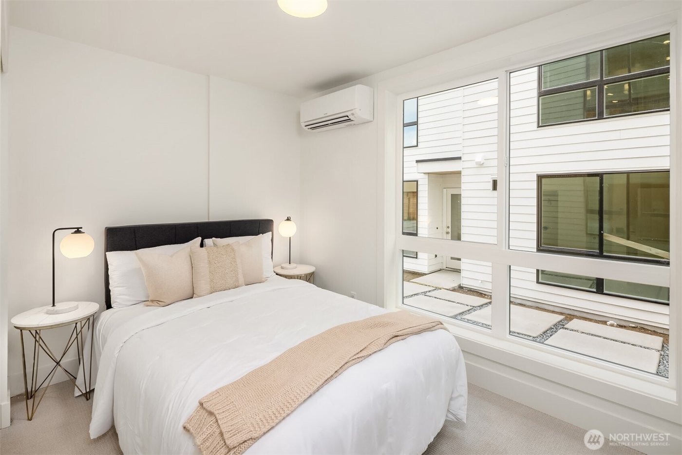 4418 1st Avenue NE #A, Seattle, WA 98105