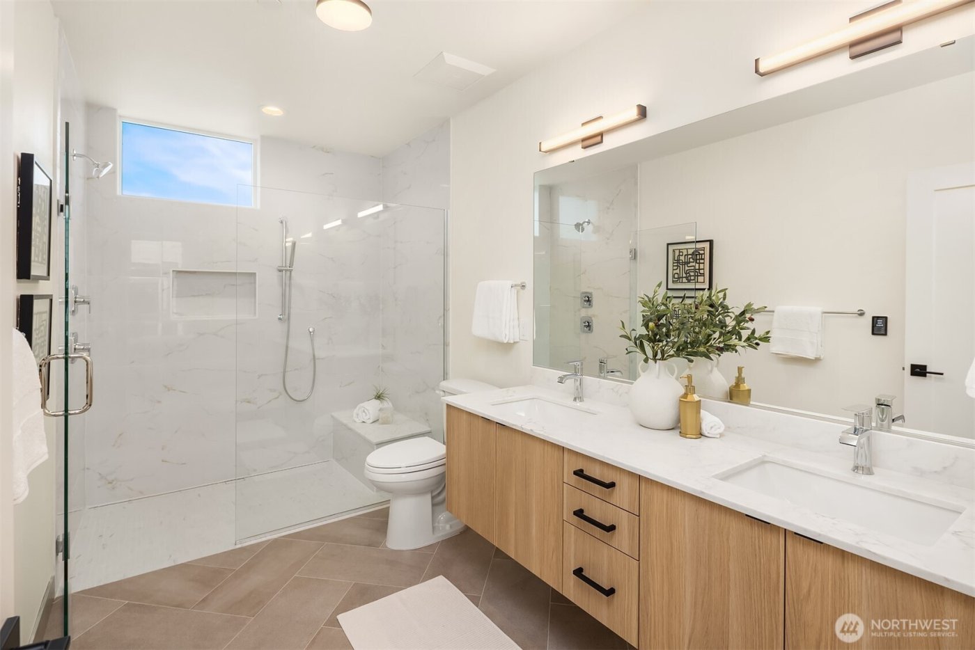 4418 1st Avenue NE #A, Seattle, WA 98105