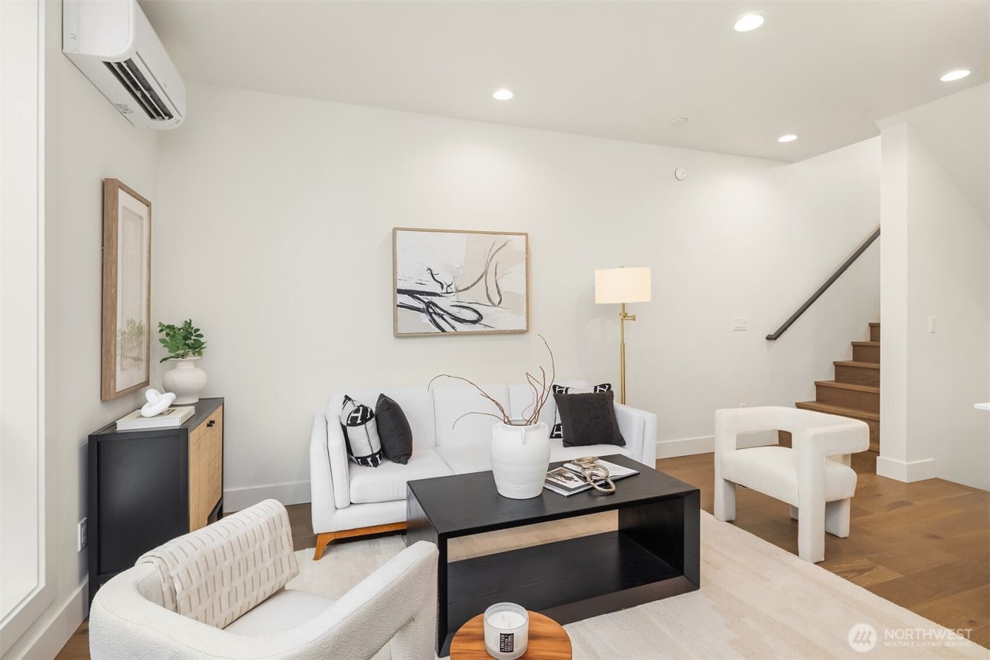 4418 1st Avenue NE #A, Seattle, WA 98105