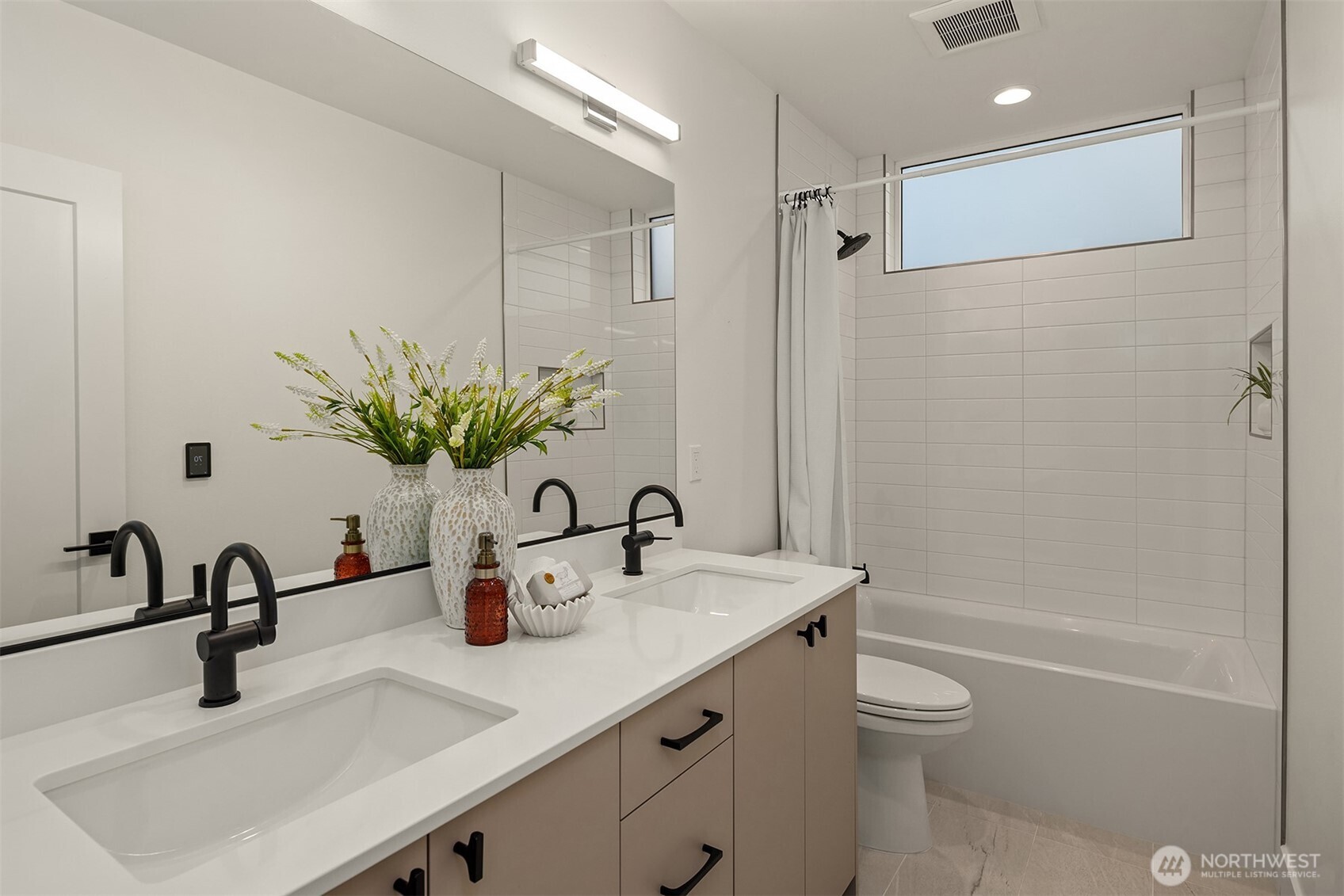 4406 1st Avenue NE, Seattle, WA 98105