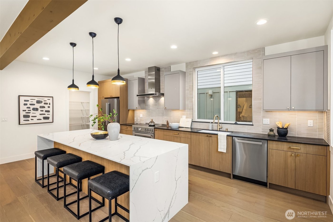 4406 1st Avenue NE, Seattle, WA 98105