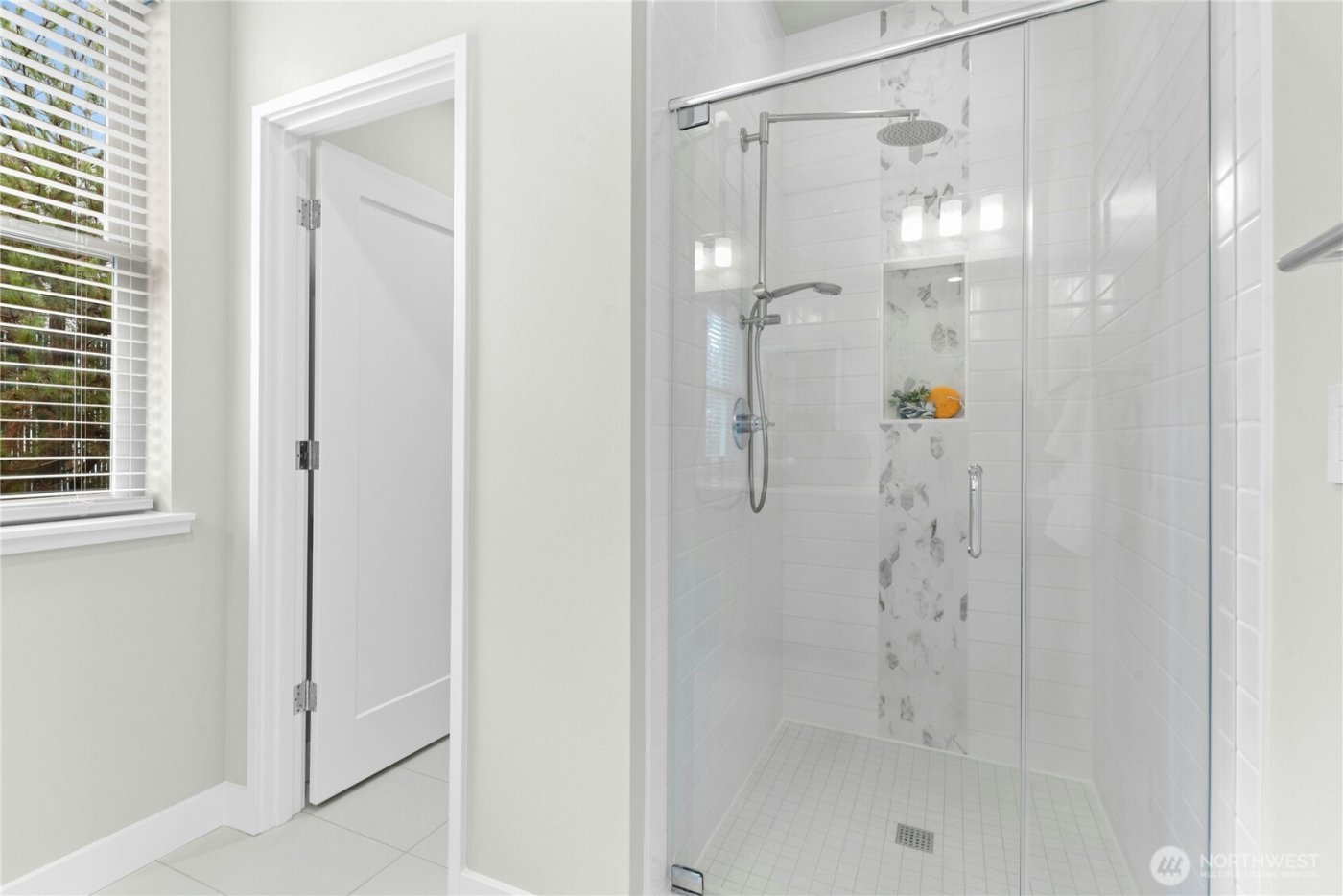 11416 117th Lane NE #E004, Kirkland, WA 98034