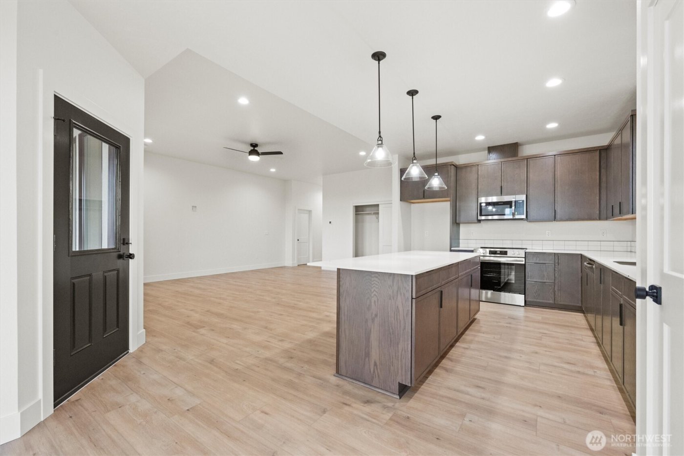 1269 E Mt Hood Street , Othello, WA 99344