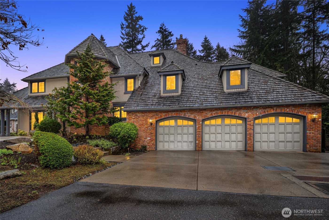 3240 126th Avenue NE, Bellevue, WA 98005