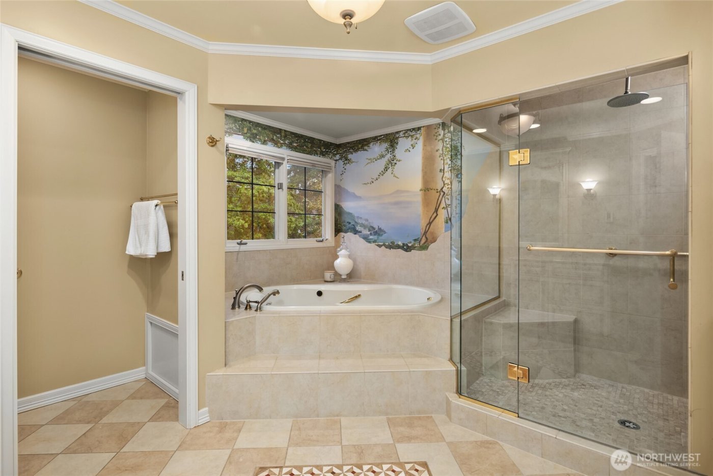 3240 126th Avenue NE, Bellevue, WA 98005