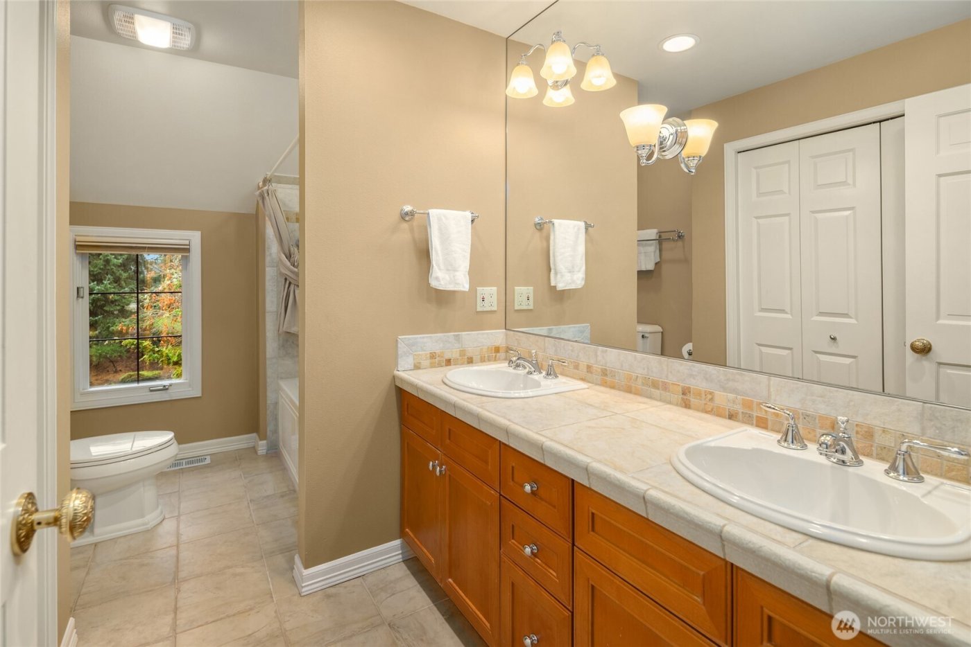 3240 126th Avenue NE, Bellevue, WA 98005