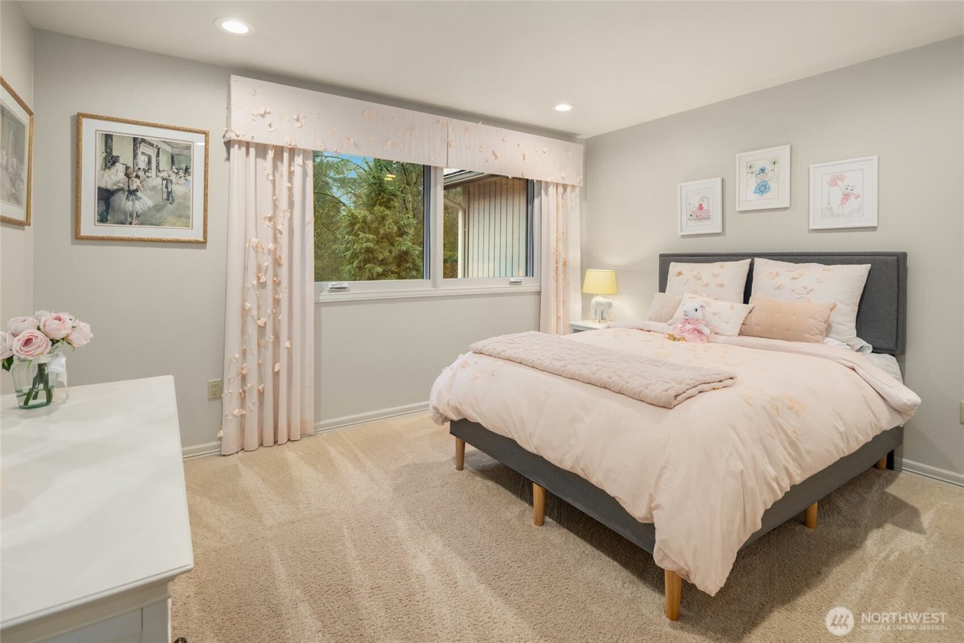 3240 126th Avenue NE, Bellevue, WA 98005