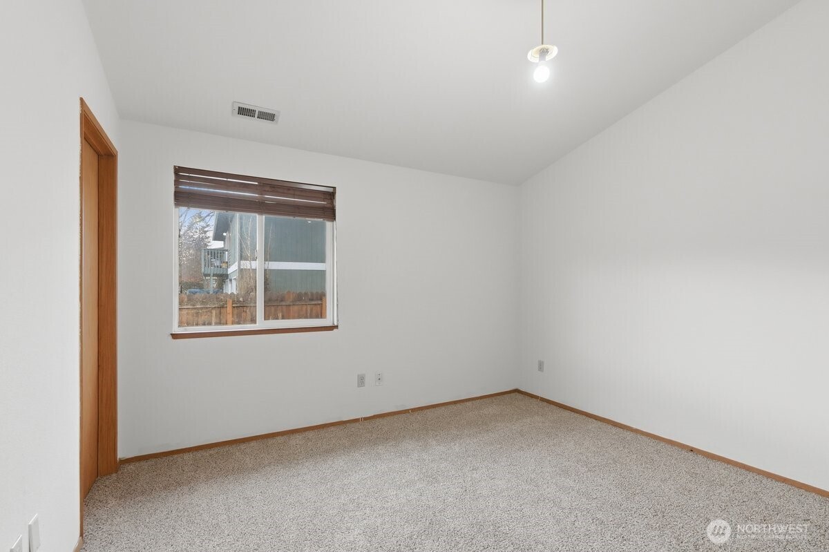 3105 K Street NE, Auburn, WA 98002