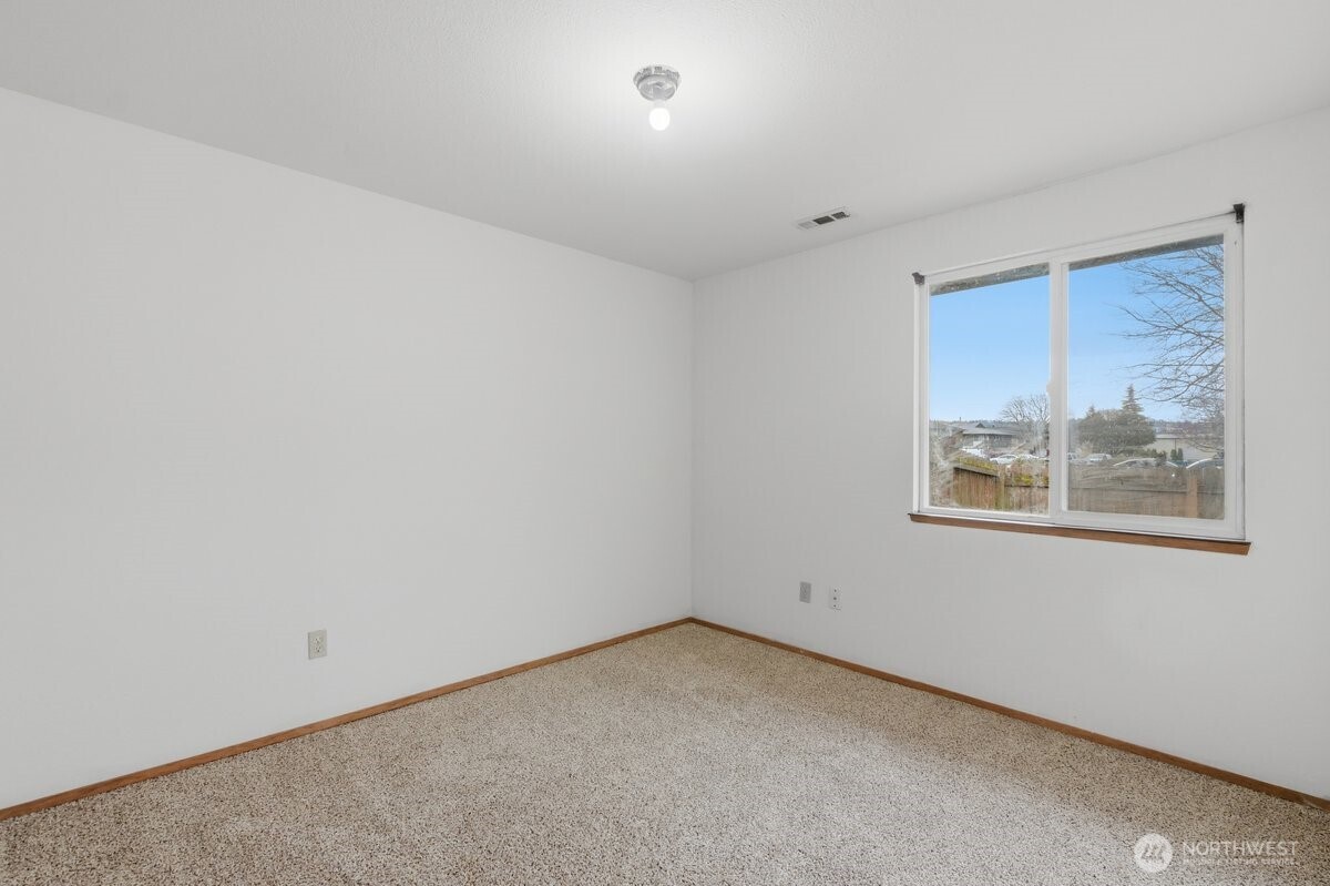 3105 K Street NE, Auburn, WA 98002