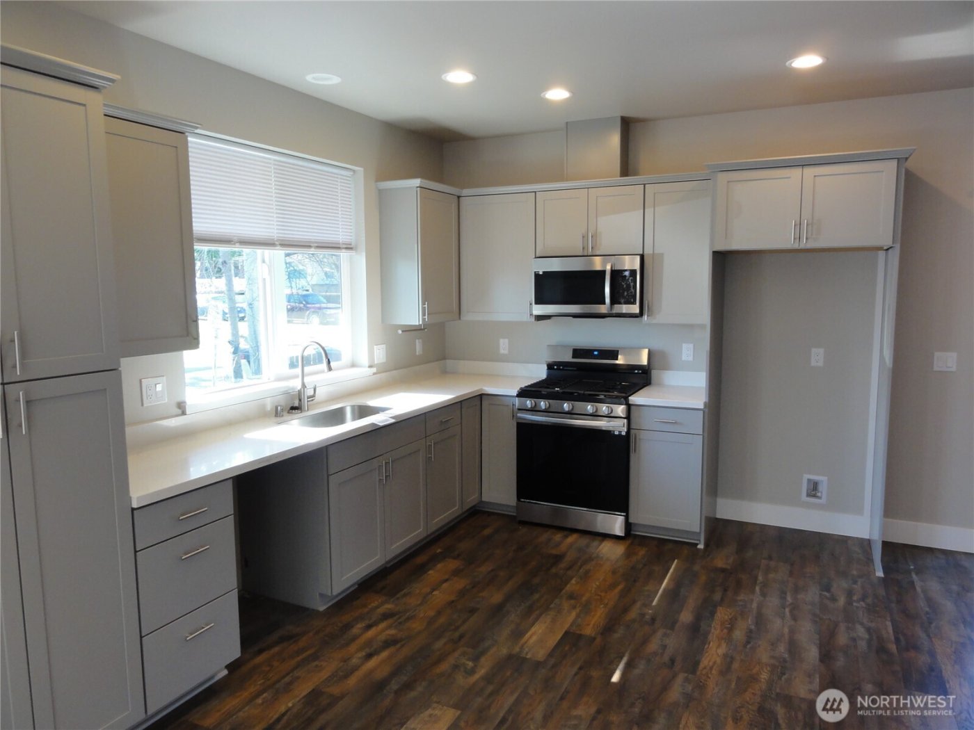1724 14th Street , Bremerton, WA 98337