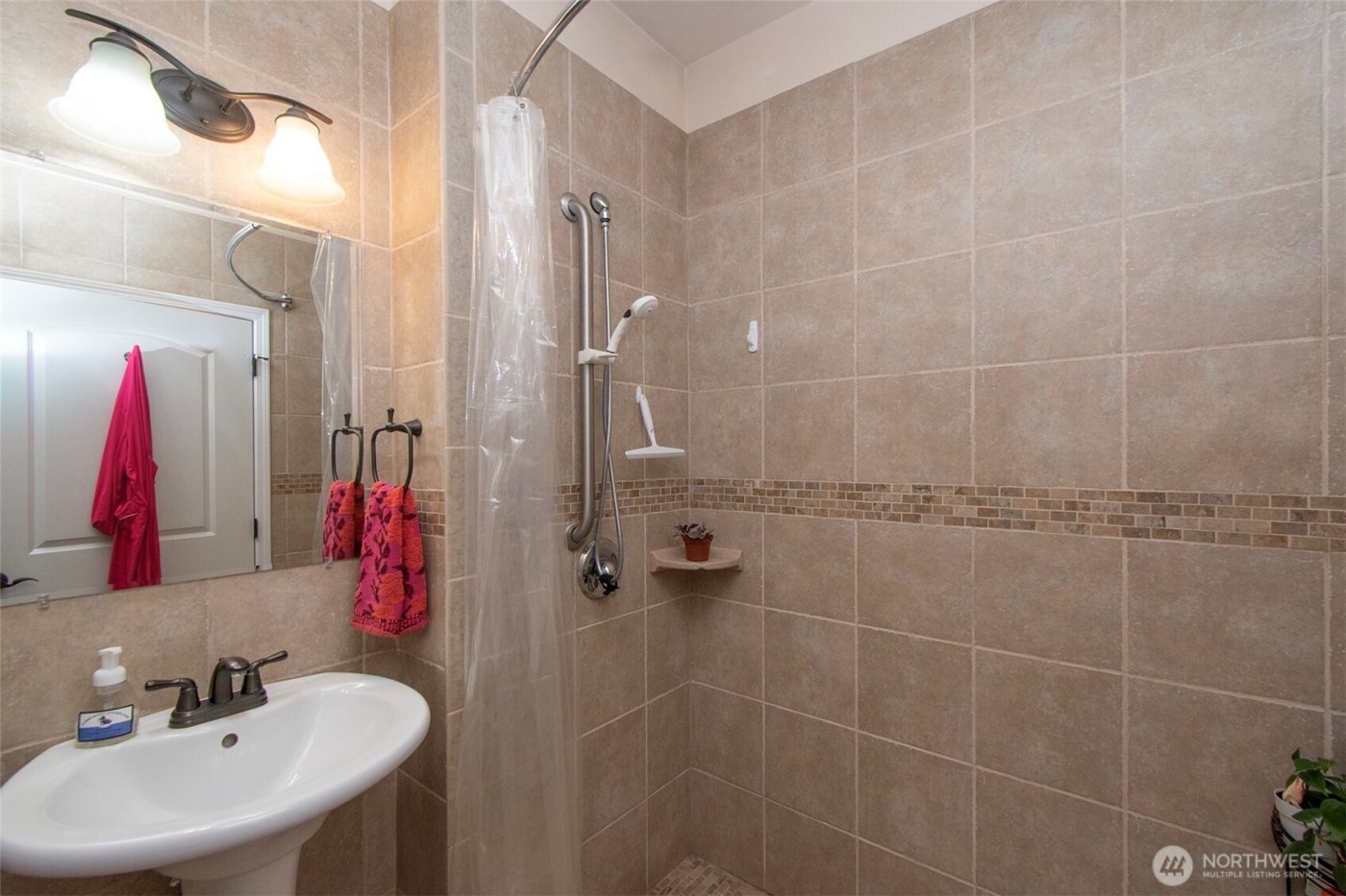 2615 Peach Court #A, Port Angeles, WA 98363