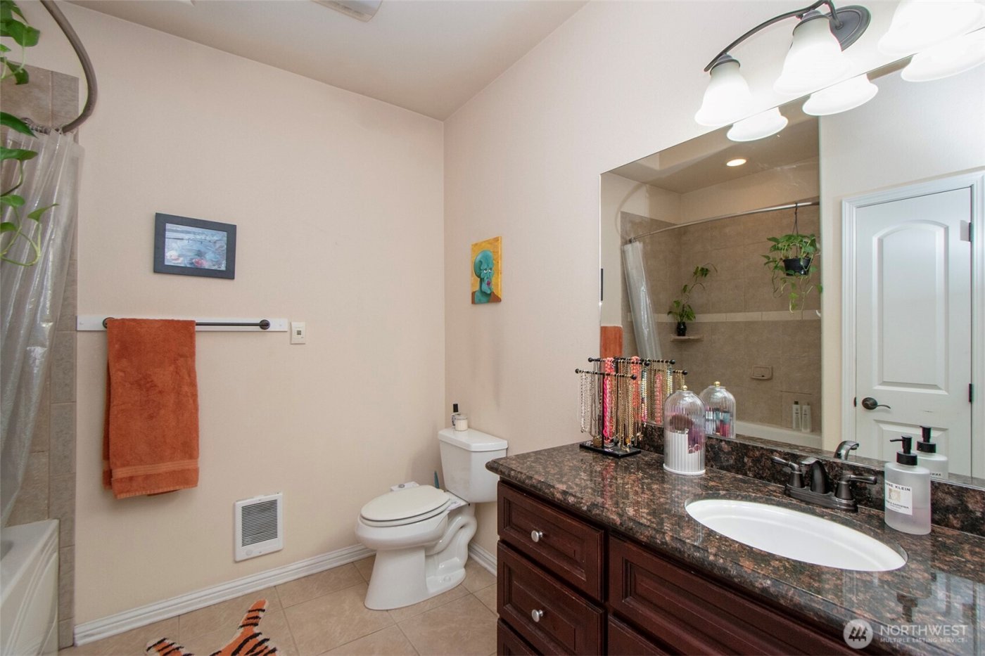 2615 Peach Court #A, Port Angeles, WA 98363