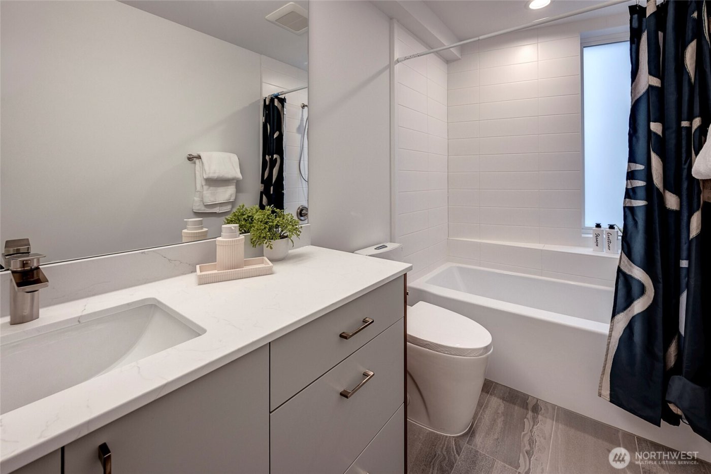 627 13th Avenue E, Seattle, WA 98102