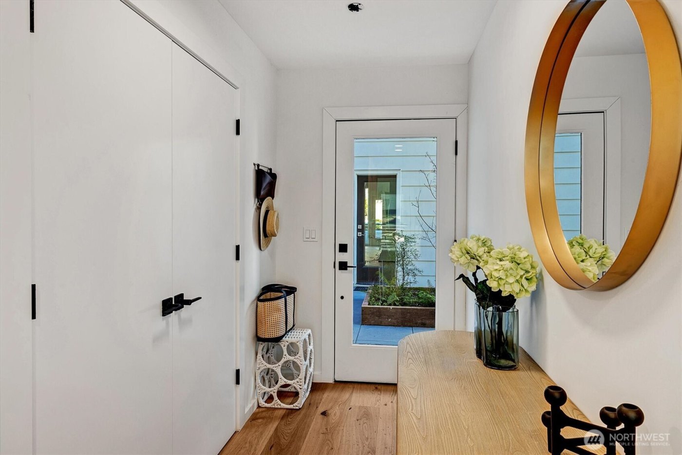 1227 E Roy Street , Seattle, WA 98102