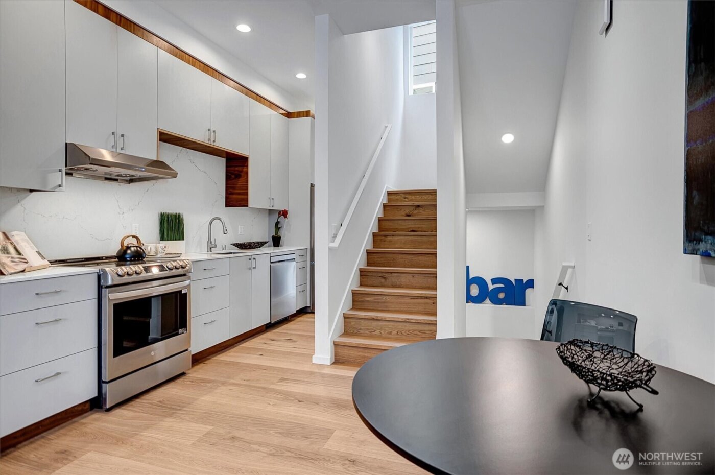 635 13th Avenue E, Seattle, WA 98102