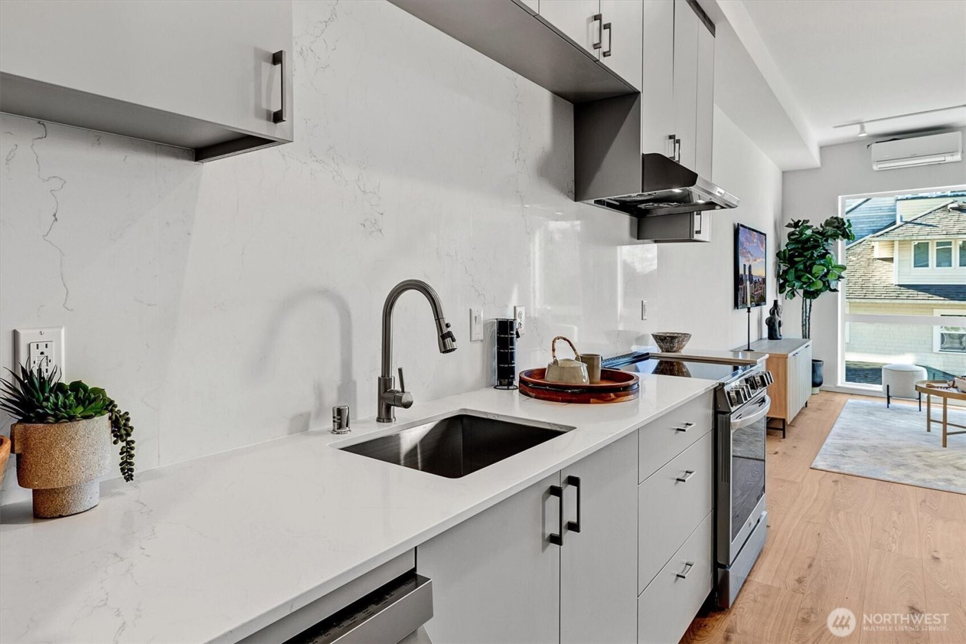 1233 E Roy Street , Seattle, WA 98102