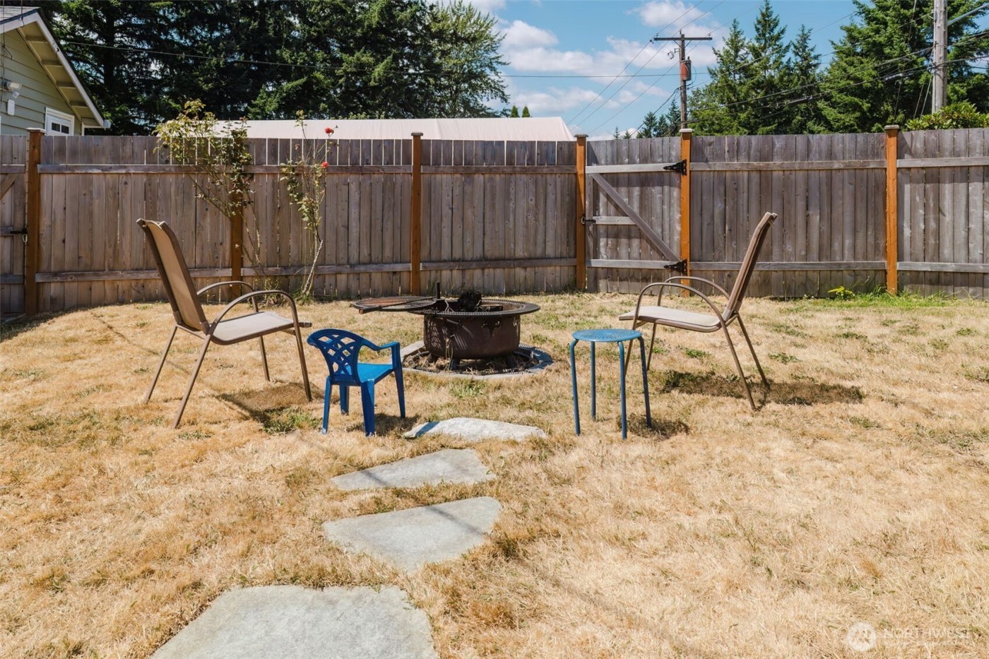 143 Dora Avenue , Bremerton, WA 98312