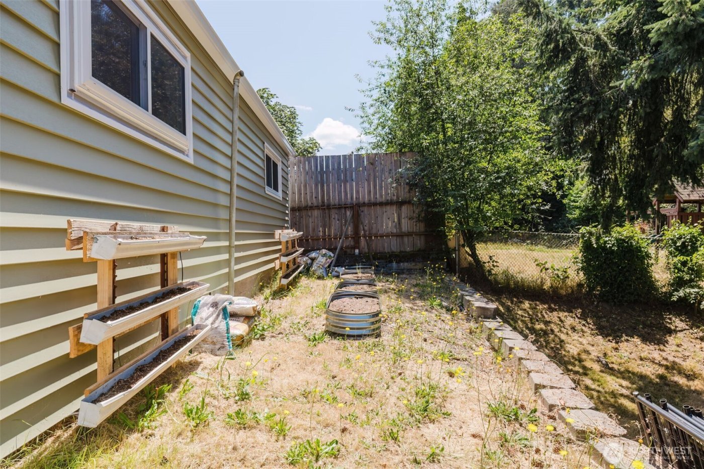 143 Dora Avenue , Bremerton, WA 98312