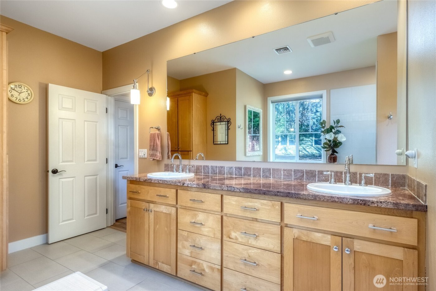 731 SE Swainson Lane , College Place, WA 99324