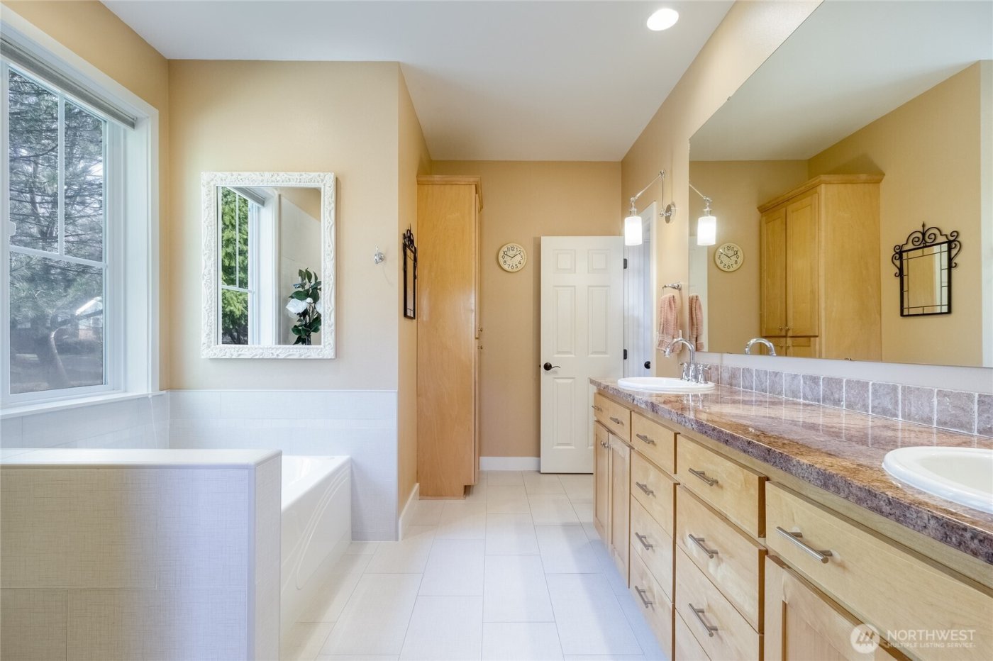 731 SE Swainson Lane , College Place, WA 99324