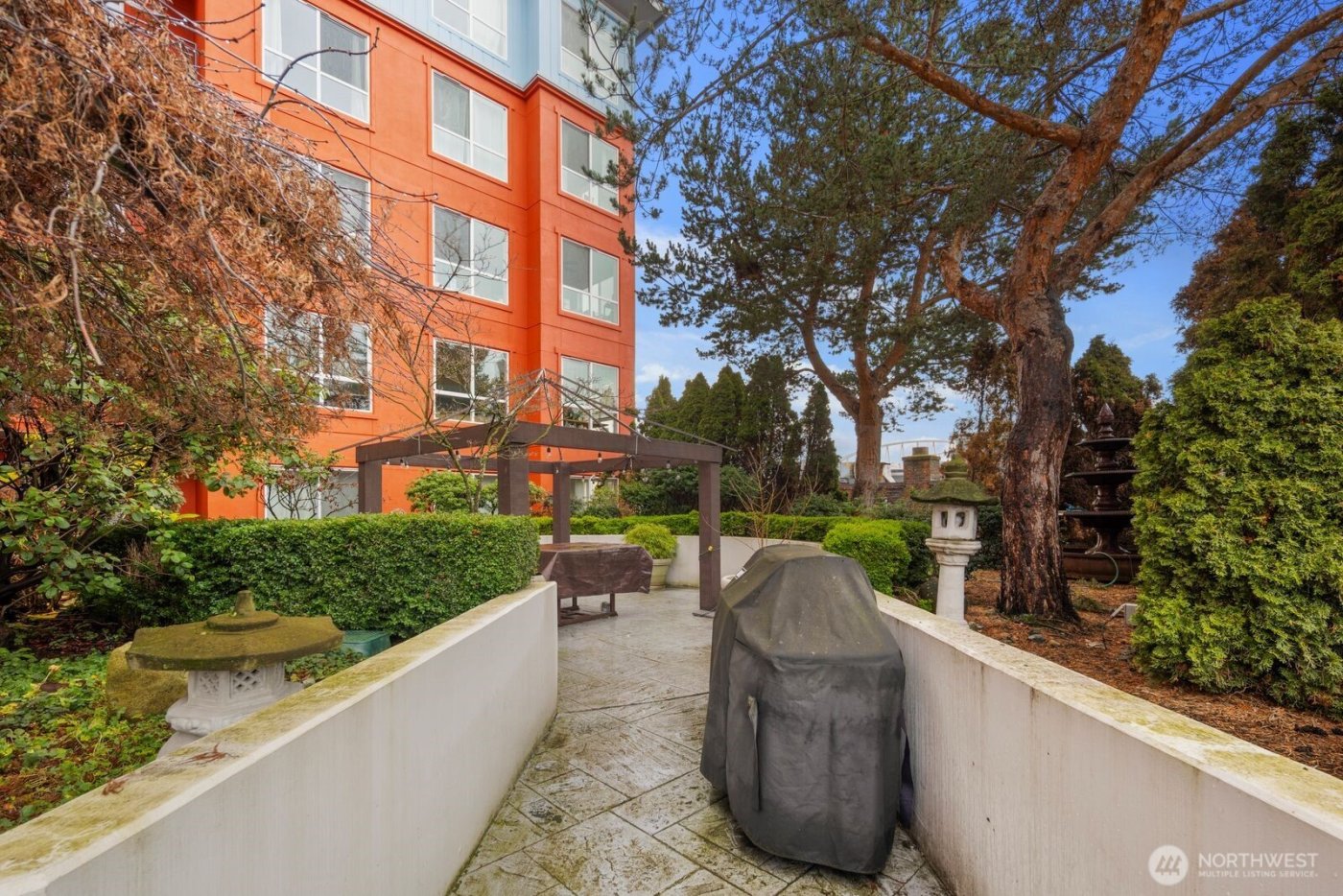 668 S Lane Street #314, Seattle, WA 98104