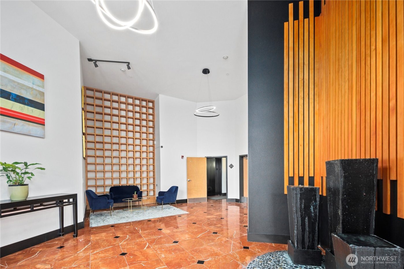 668 S Lane Street #314, Seattle, WA 98104