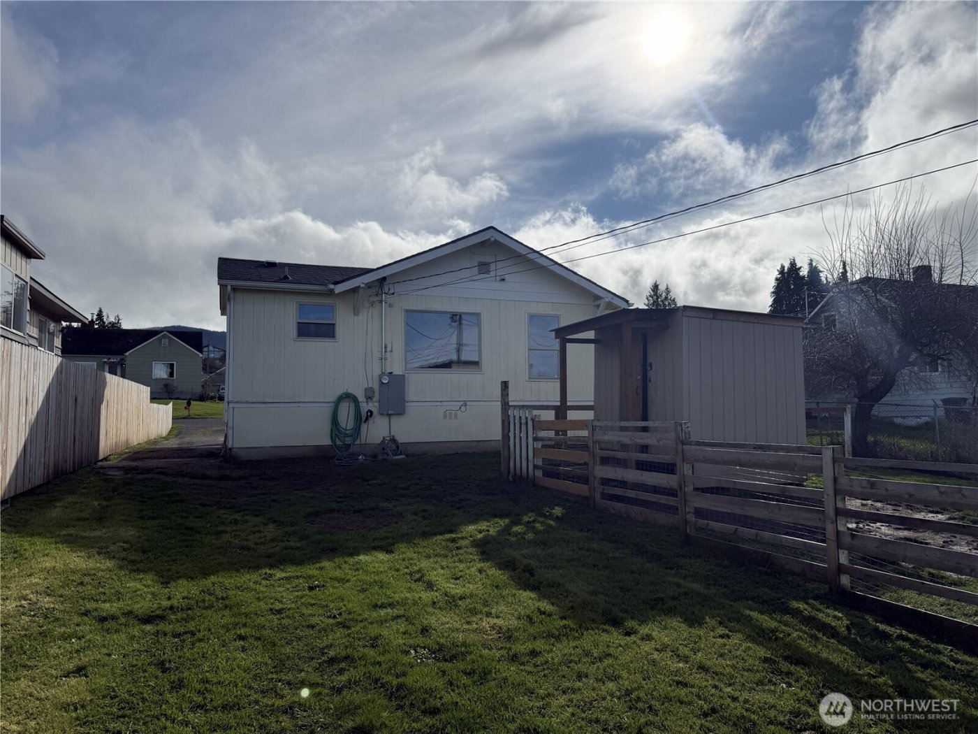 409 E Lopez Avenue , Port Angeles, WA 98362