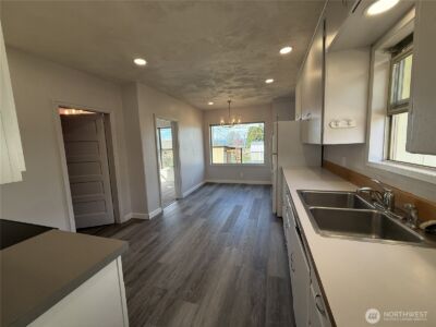 409 E Lopez Avenue , Port Angeles, WA 98362 - Photo 4