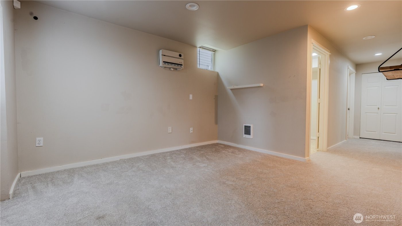 1421 S 45th , Tacoma, WA 98418-2416